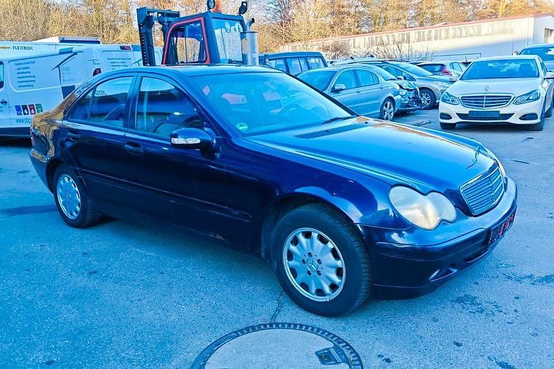 Gebraucht Mercedes C180 Classic 129 PS (94 kW) 2001 Schwarz Limousine