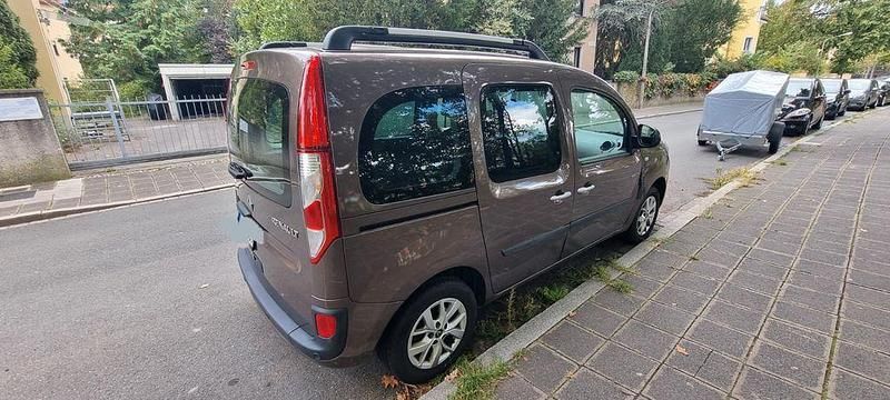 Gebraucht Renault Kangoo 95 PS (69 kW) 2020 Braun Van / Kleinbus