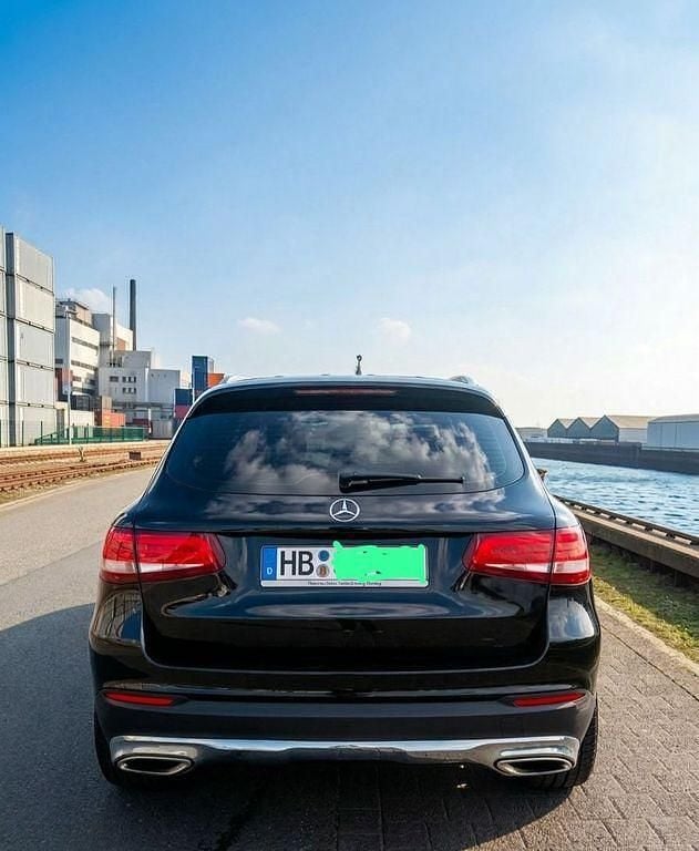 Gebraucht Mercedes GLC250 AMG line 211 PS (155 kW) 2018 Schwarz SUV