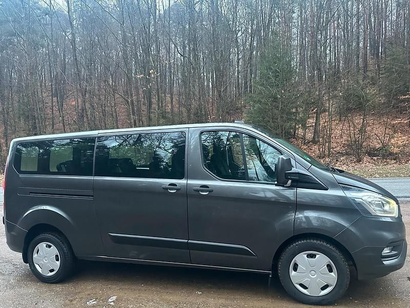 Gebraucht Ford Transit Trend 131 PS (96 kW) 2022 Grau Kombi