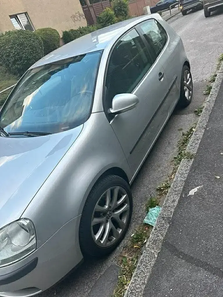 Brugt VW Golf V 116 HK (85 kW) 2004 Grå Hatchback