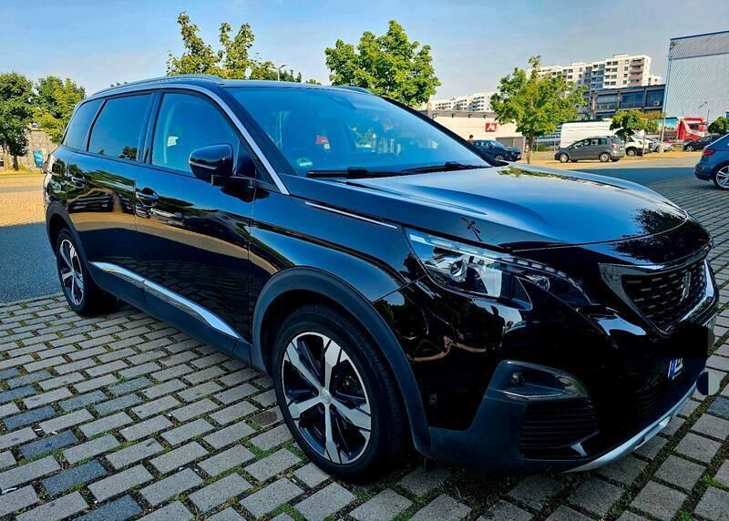 Schwarz Gebraucht 2018 Peugeot 5008 Van / Kleinbus | 19.800 € (Fairer Preis) - Bild 1/4