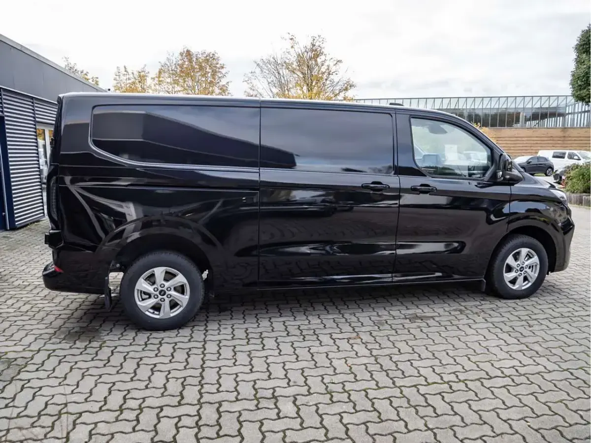 Neu Ford Transit Custom 136 PS (100 kW) 2025 Obsidianschwarz Van / Kleinbus