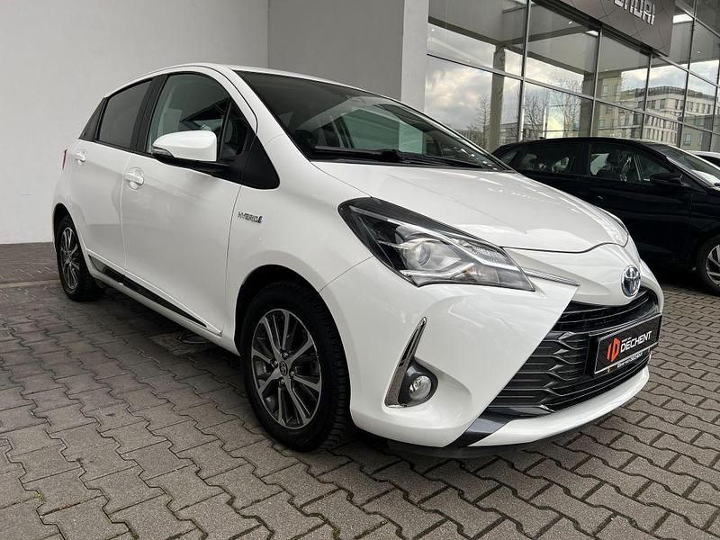 Gebraucht Toyota Yaris Hybrid 101 PS (74 kW) 2019 Weiß Limousine