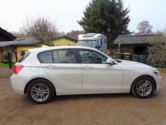 Gebraucht BMW 118 Advantage 136 PS (100 kW) 2019 Weiß Kleinwagen