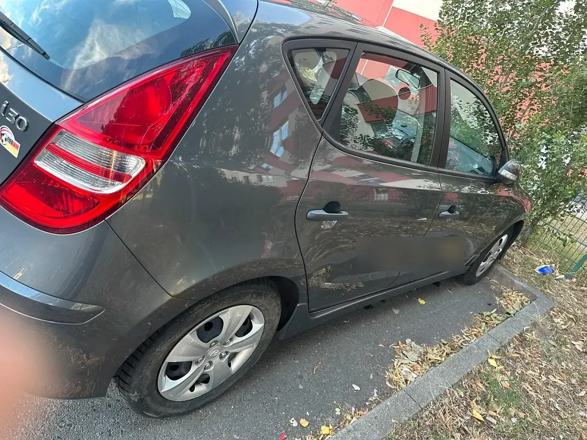 Gebraucht Hyundai i30 109 PS (80 kW) 2011 Grau Kleinwagen