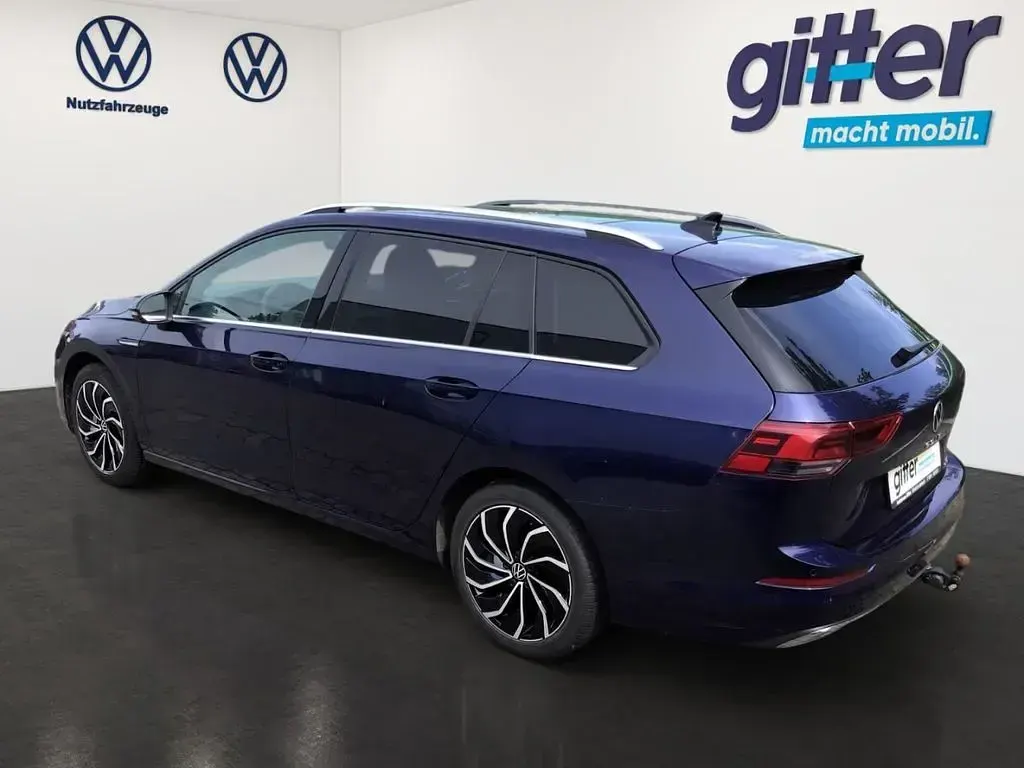 Gebraucht VW Golf VIII Style 150 PS (110 kW) 2022 Atlantik blue metallic Kombi