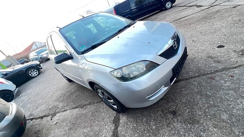 Gebraucht Mazda 2 74 PS (54 kW) 2003 Silber Kleinwagen