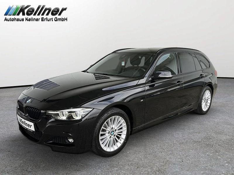 Black sapphire metallic Gebraucht 2019 BMW 320 M Sport Kombi | 27.290 € (Guter Preis) - Bild 1/4