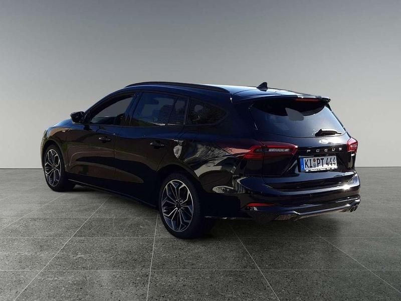 Gebraucht Ford Focus ST-Line X 155 PS (114 kW) 2024 Agate black metallic Kombi