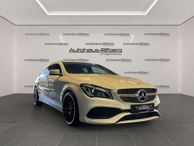 Gebraucht Mercedes CLA180 AMG line 122 PS (89 kW) 2016 Calcitweiss  unilack Limousine