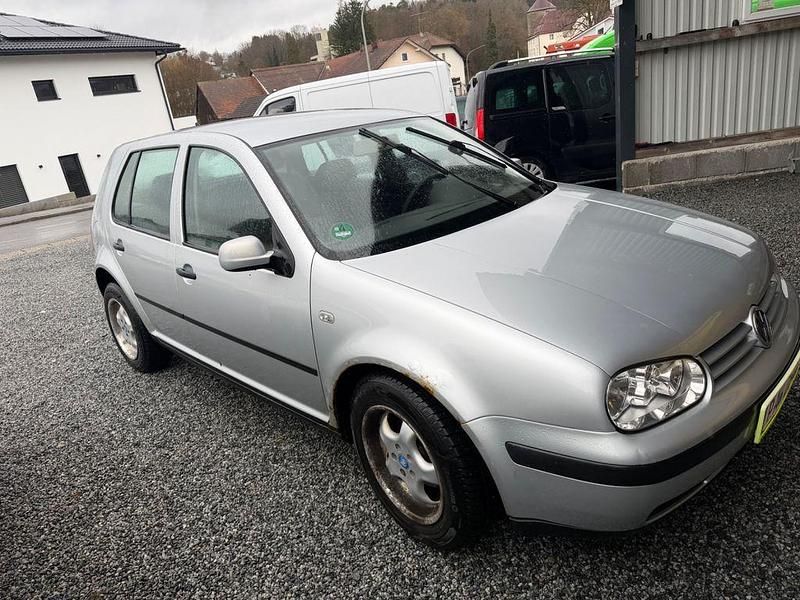 Gebraucht VW Golf IV Edition 105 PS (77 kW) 2001 Silber Limousine