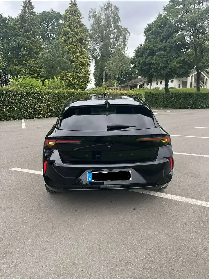 Gebraucht Opel Astra Ultimate 131 PS (96 kW) 2024 Schwarz Kleinwagen