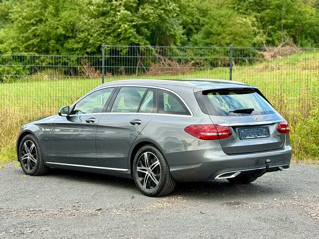 Gebraucht Mercedes C180 Avantgarde 156 PS (114 kW) 2021 Grau Kombi