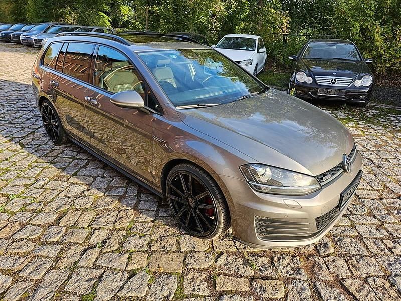 Grau Gebraucht 2016 VW Golf VII GTD Kombi | 11.499 € - Bild 1/4