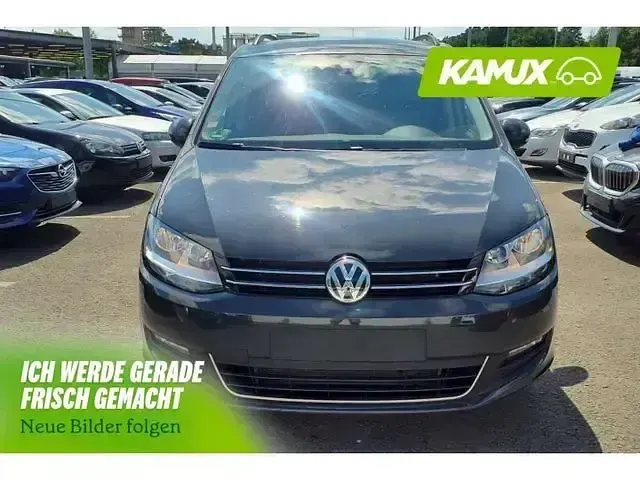 Gebraucht VW Sharan Comfortline 150 PS (110 kW) 2020 Silber / grau Van / Kleinbus
