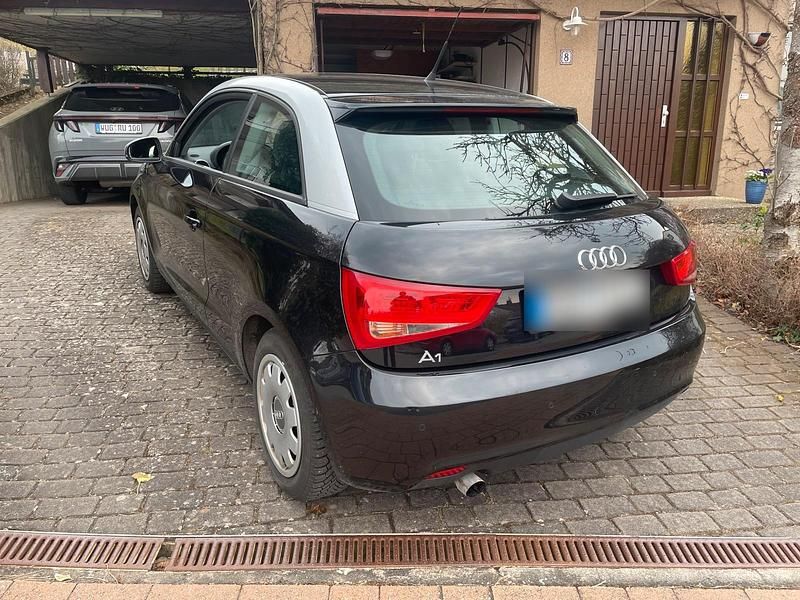 Gebraucht Audi A1 Attraction 86 PS (63 kW) 2011 Schwarz Kleinwagen