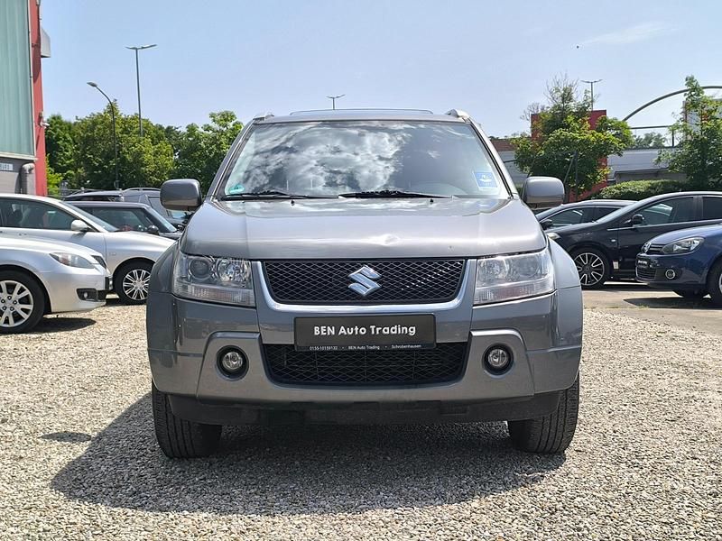 Gebraucht Suzuki Grand Vitara 129 PS (94 kW) 2009 Grau SUV