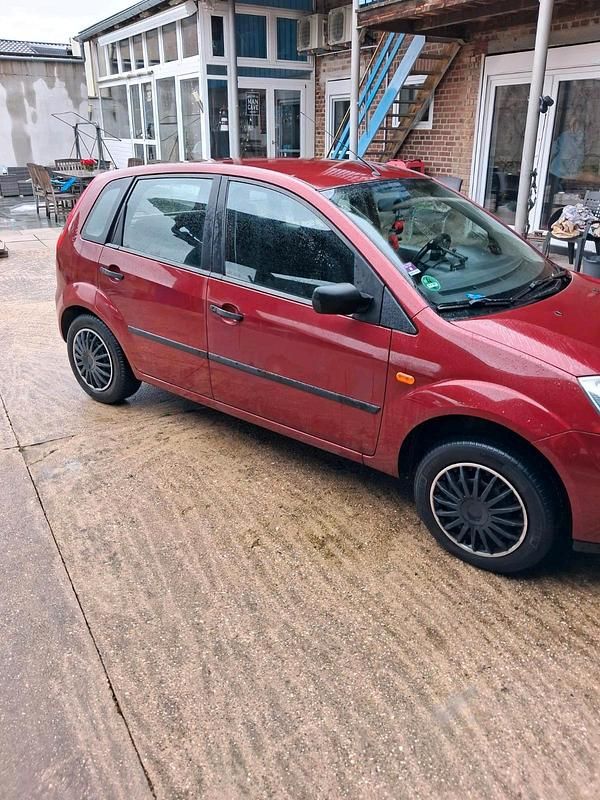 Gebraucht Ford Fiesta 69 PS (50 kW) 2003 Rot Kleinwagen