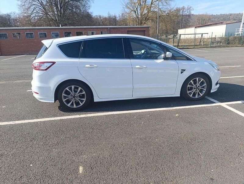 Gebraucht Ford S-MAX Titanium 179 PS (131 kW) 2015 Weiß Van / Kleinbus
