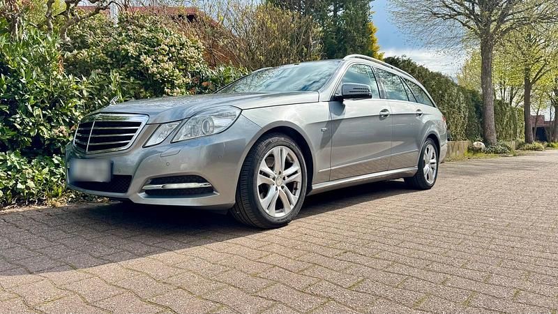 Second-hand Mercedes E250 204 CP (150 kW) 2012 Gri Break