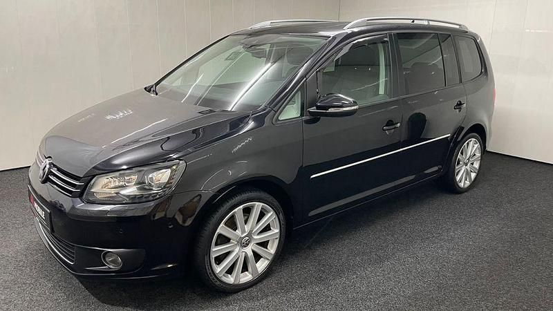 Schwarz Gebraucht 2015 VW Touran Highline Van / Kleinbus | 13.900 € (Superpreis) - Bild 1/4