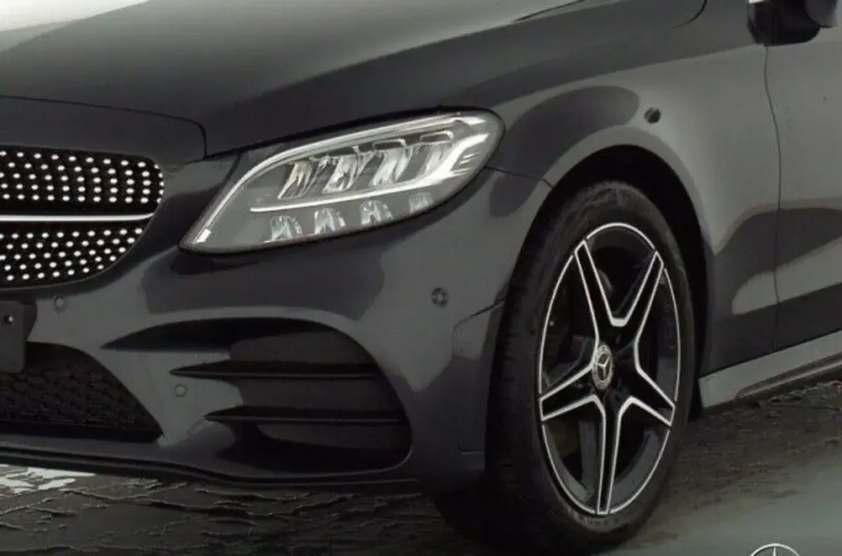 Gebraucht Mercedes C180 AMG line 156 PS (114 kW) 2020 Schwarz Cabrio