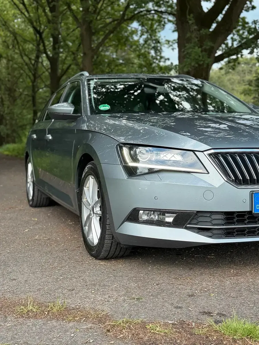 Gebraucht Skoda Superb 150 PS (110 kW) 2017 Silber Kombi