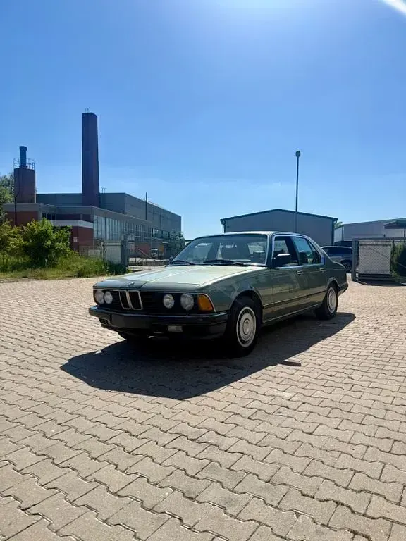 Gebraucht BMW 735 185 PS (136 kW) 1985 Grün Limousine