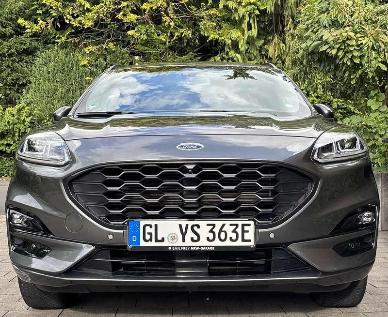 Grau Gebraucht 2022 Ford Kuga ST-Line SUV | 26.490 € (Guter Preis) - Bild 1/4