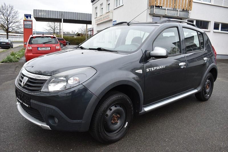 Gebraucht Dacia Sandero Stepway 84 PS (61 kW) 2011 Grau Kleinwagen