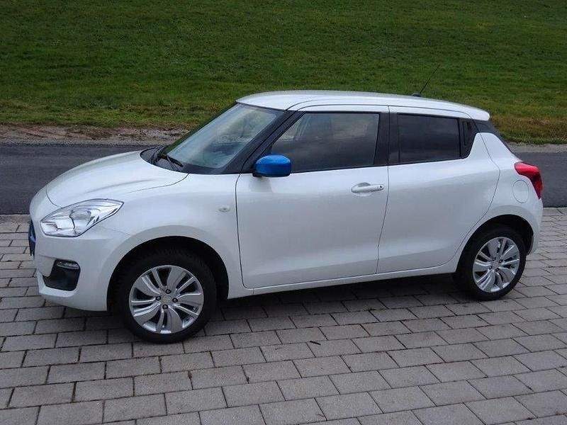 Gebraucht Suzuki Swift Comfort 90 PS (66 kW) 2017 Weiß Kleinwagen