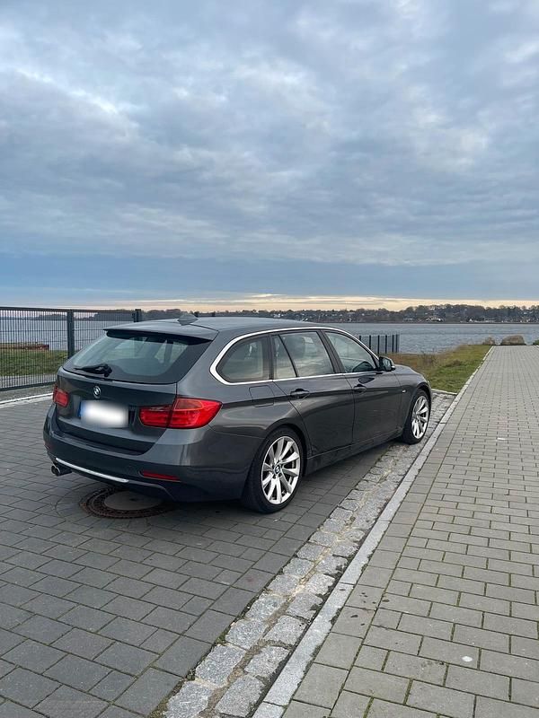 Gebraucht BMW 330 258 PS (189 kW) 2013 Grau Kombi