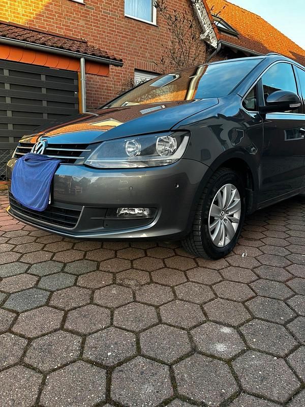 Gebraucht VW Sharan 140 PS (102 kW) 2011 Grau Van / Kleinbus