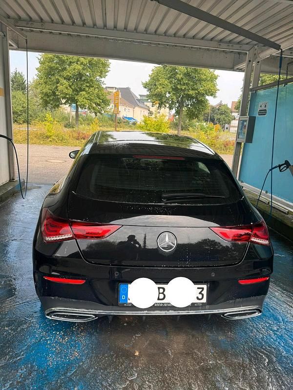 Schwarz Gebraucht 2019 Mercedes CLA220 Shooting Brake AMG line Kombi | 22.600 € (Superpreis) - Bild 1/4
