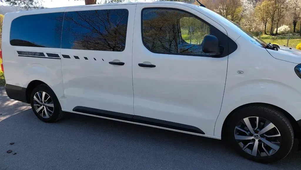 Używany Citroën Jumpy 150 KM (110 kW) 2018 Biały Minivan