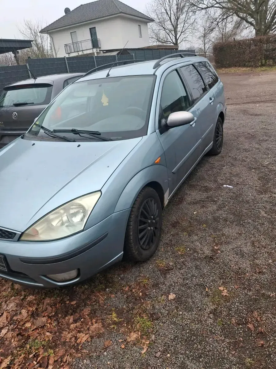 Second-hand Ford Focus 90 CP (66 kW) 2004 Albastru Break