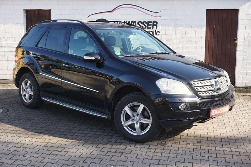 Gebraucht Mercedes ML320 224 PS (164 kW) 2007 Schwarz SUV