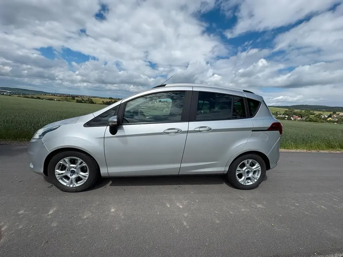 Gebraucht Ford B-MAX SYNC Edition 100 PS (73 kW) 2015 Silber Van / Kleinbus
