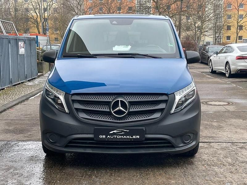 Gebraucht Mercedes Vito 190 PS (139 kW) 2019 Blau Van