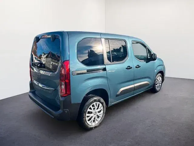 Neu Fiat Doblò 102 PS (75 kW) 2025 528 libeccio blau Van / Kleinbus