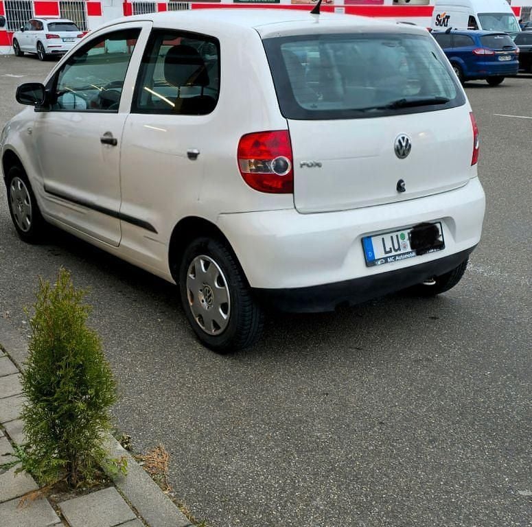 Gebraucht VW Fox 54 PS (39 kW) 2009 Weiß Kleinwagen