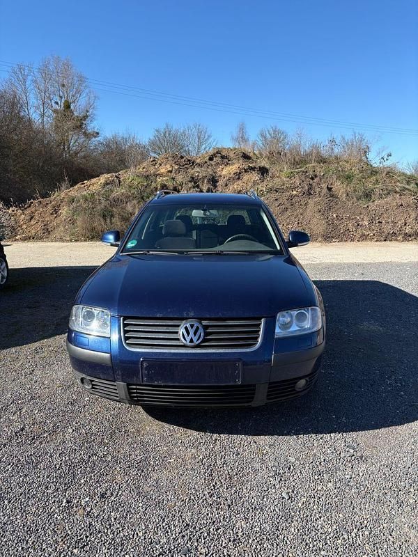 Gebraucht VW Passat Highline 131 PS (96 kW) 2004 Blau Kombi