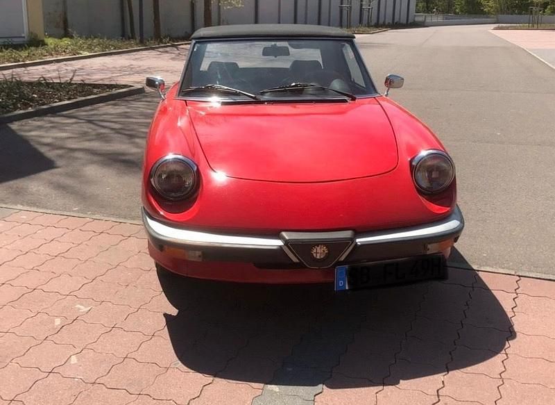 Rot Gebraucht 1984 Alfa Romeo Spider Cabrio | 12.990 € - Bild 1/4