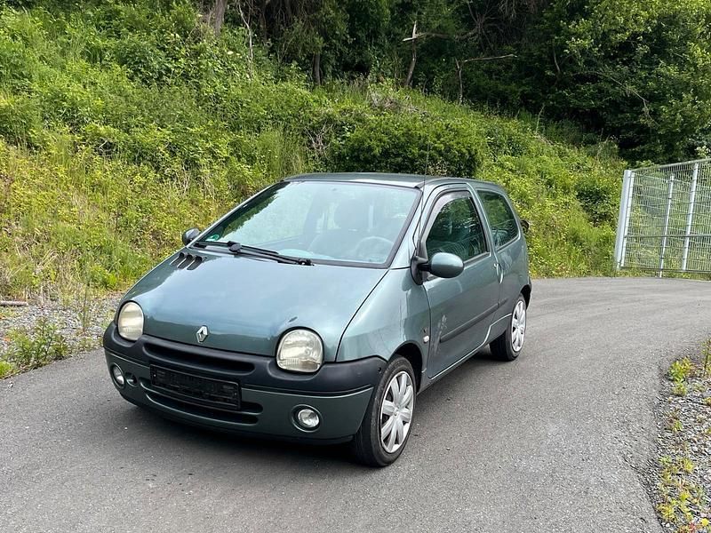 Grün Gebraucht 2006 Renault Twingo Kleinwagen | 2.300 € (Etwas zu teuer) - Bild 1/4