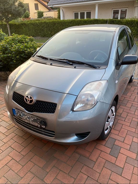 Gebraucht 2007 Toyota Yaris Limousine | 2.900 € (Guter Preis) - Bild 1/4