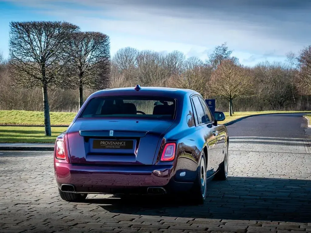 Gebraucht Rolls Royce Phantom 563 PS (414 kW) 2023 Rot Limousine