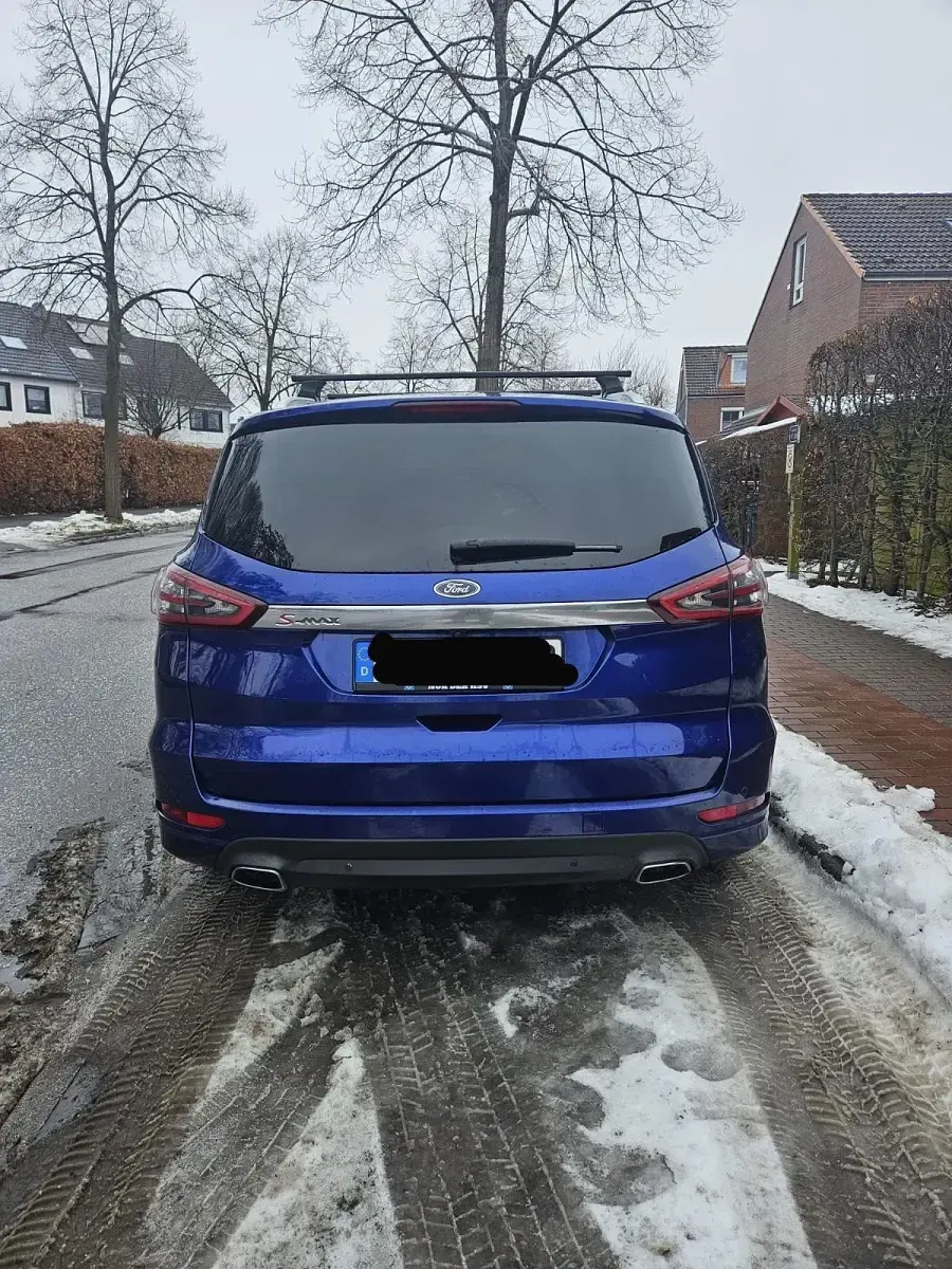 Gebraucht Ford S-MAX Titanium 180 PS (132 kW) 2017 Blau Van / Kleinbus
