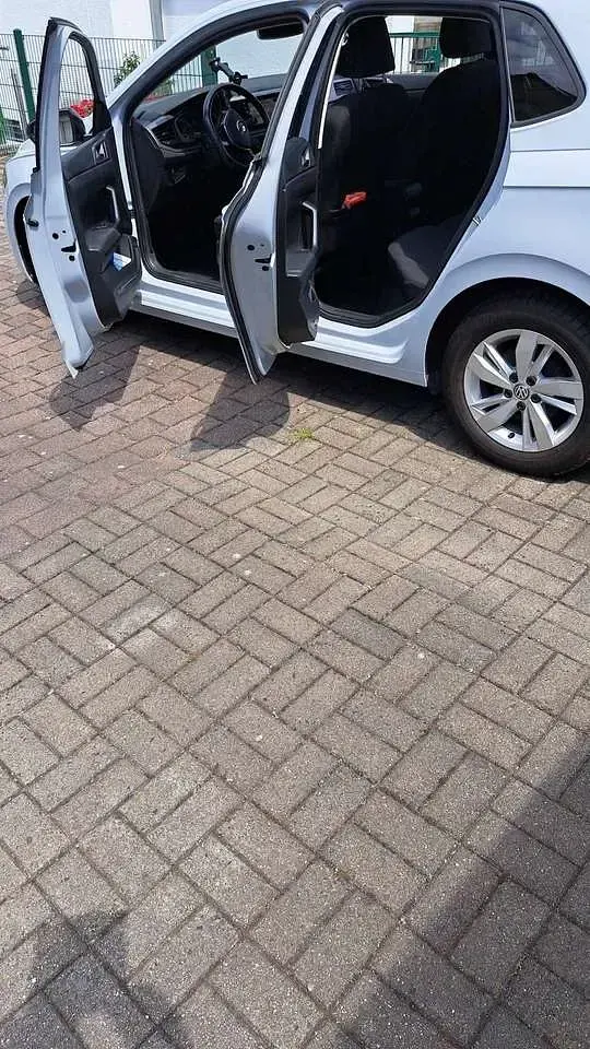 Gebraucht VW Polo Comfortline 95 PS (69 kW) 2020 Weiß Kleinwagen