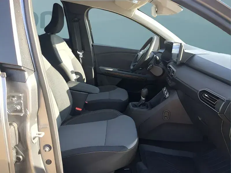 Neu Dacia Jogger 141 PS (103 kW) 2025 Grau Van / Kleinbus